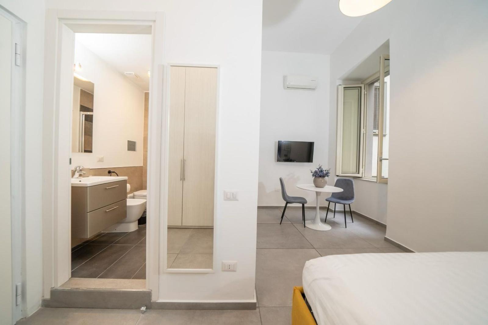 Bovio Boutique Studio Apartment เนเปิลส์ ห้อง รูปภาพ