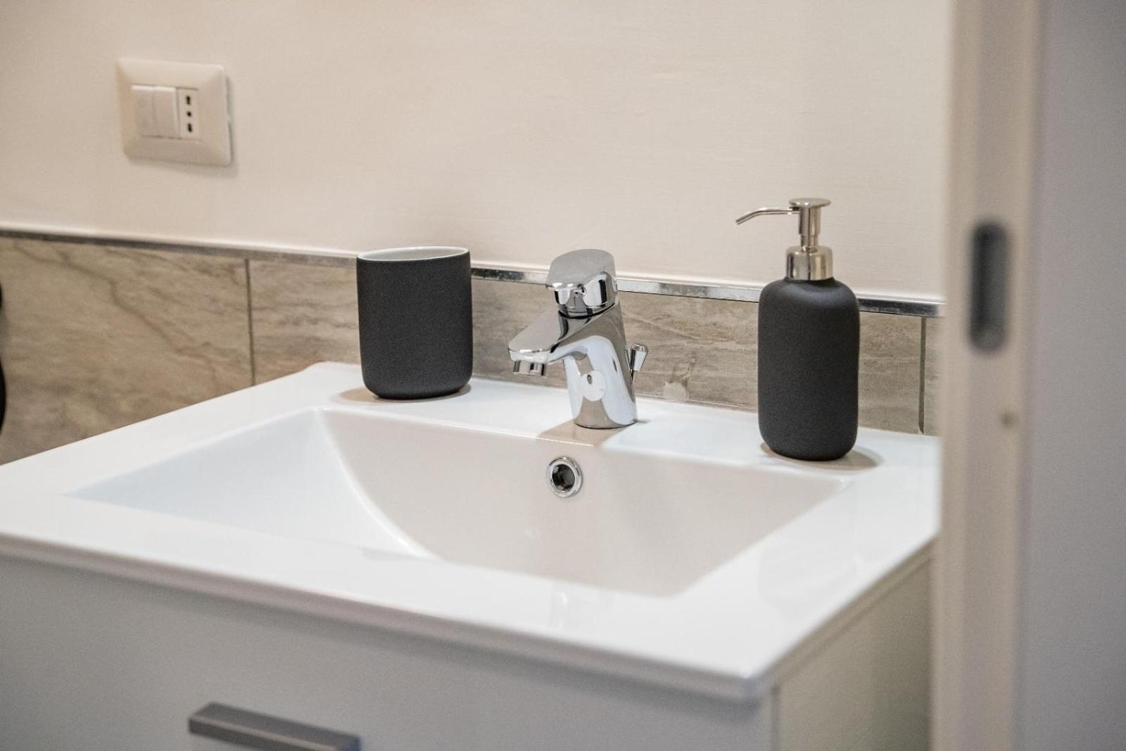 Bovio Boutique Studio Apartment เนเปิลส์ ภายนอก รูปภาพ